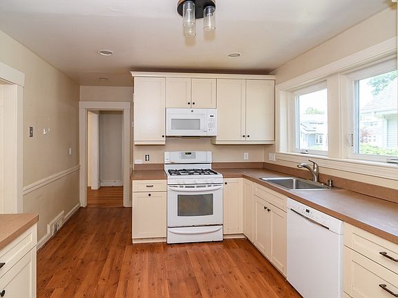 4th image of 20 Circular Ave