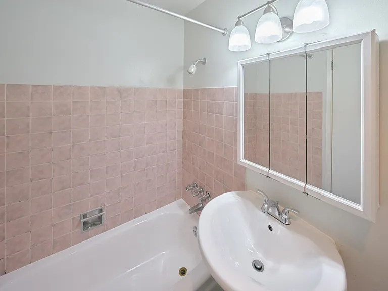 3430 Rainier Ave S — Photo 10
