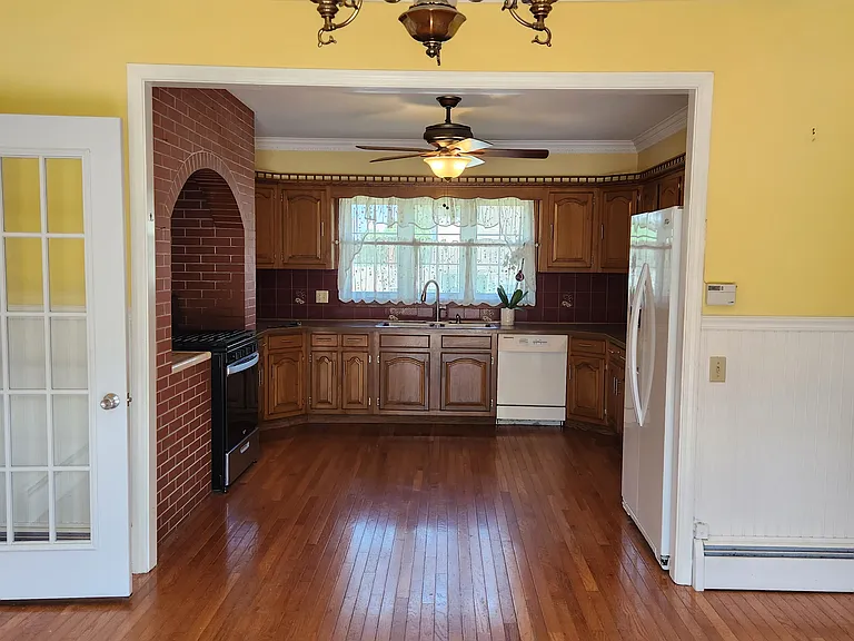 35 Fairview Ave #1 — Photo 7