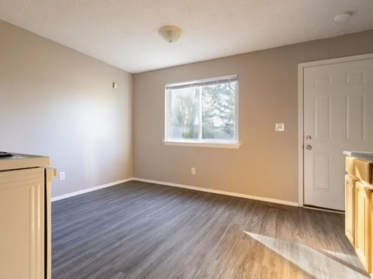 2859 Falcon Bridge Dr — Photo 18