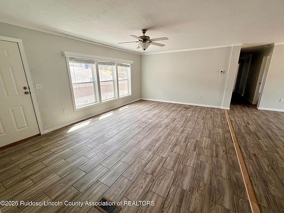 4th image of 214 Maverick Ct