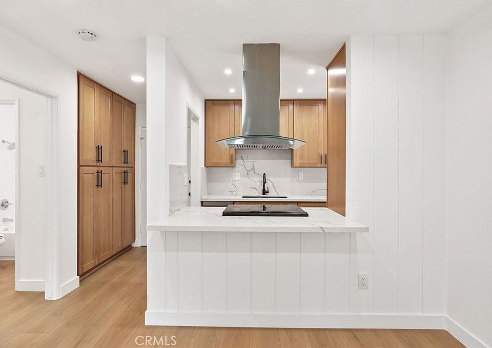 1st image of 1030 W Macarthur Blvd APT 86
