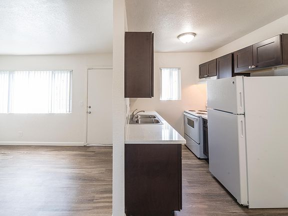 3rd image of 3117 Valle Ave APT 23