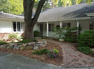 909 Sterling Dr, Midland, MI 48640
