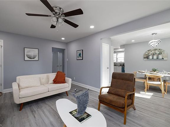 4th image of 1812 N Elm St