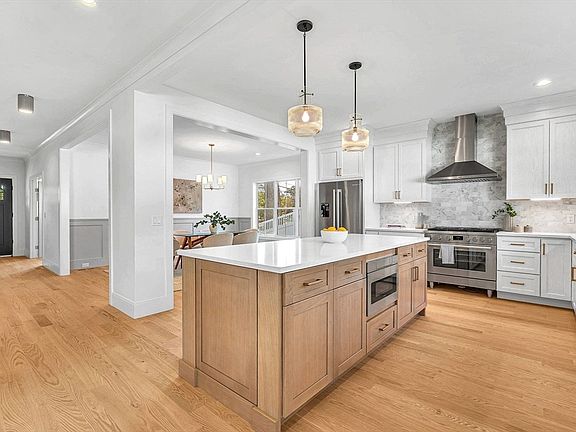 4th image of 26 Longfellow Rd
