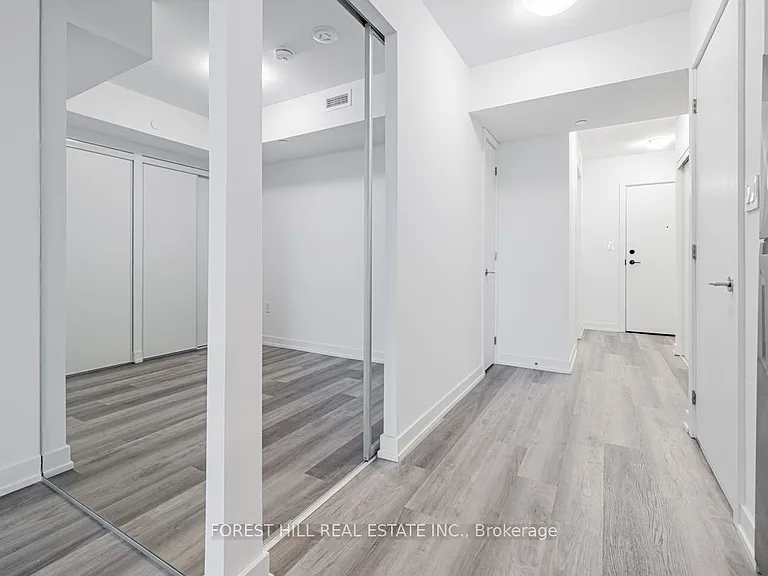 556 Marlee Ave #301 — Photo 8