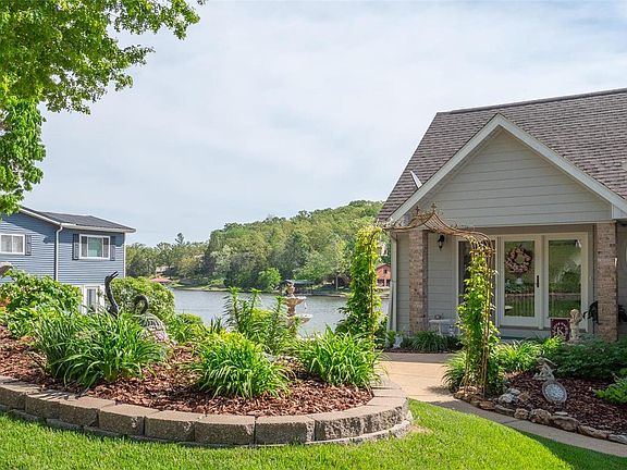 2nd image of 1721 Lake Shore Dr