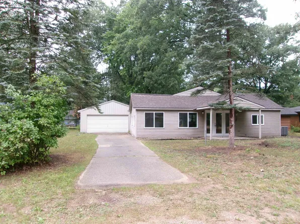 311 Hunter Dr, Lake, MI 48632