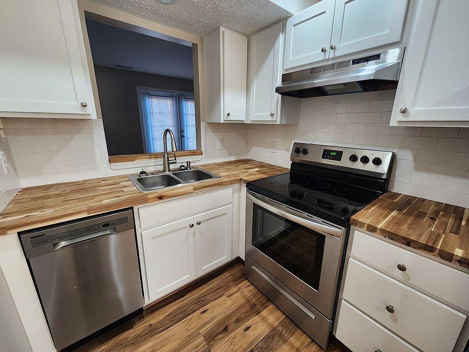 1st image of 132-144 Oakwood Dr #132
