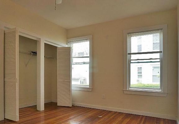 3rd image of 52 Oxford St #1