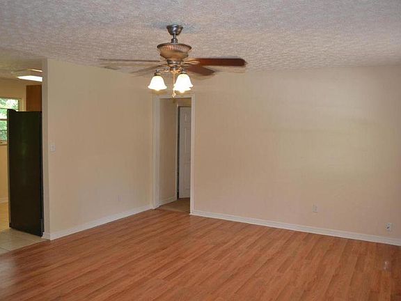 2nd image of 1108 Carthage Dr