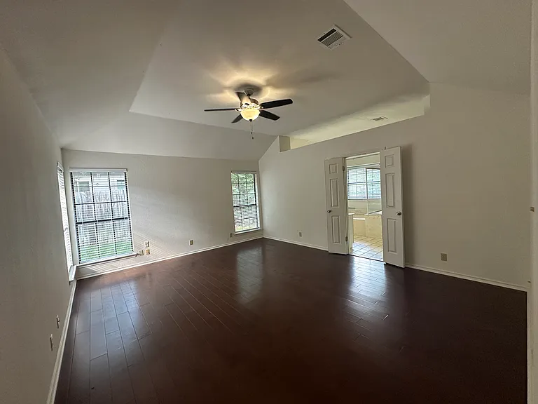 9100 Scotsman Dr — Photo 15
