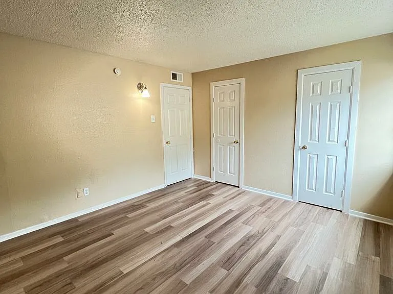 Handley Oaks Apartments — Photo 6