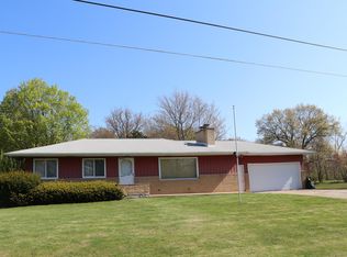 321 Sierra Dr, Benton Harbor, MI 49022