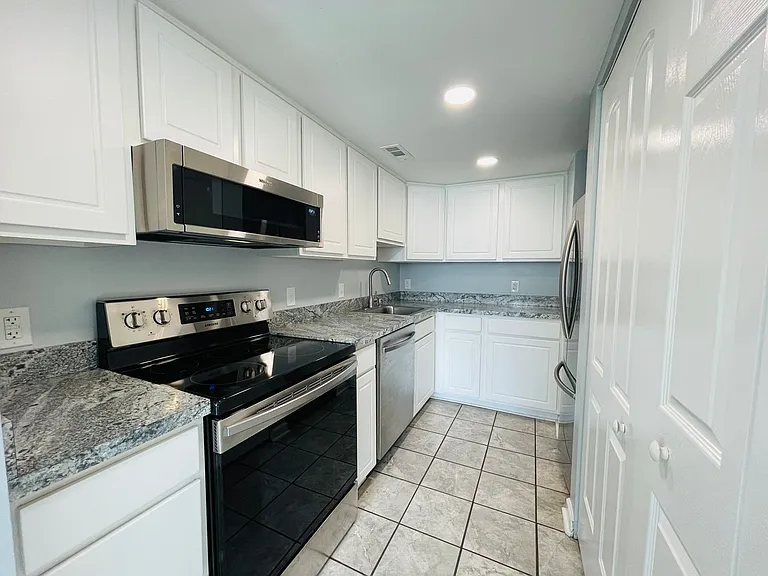 202 Chesterfield Ln #101 — Photo 16