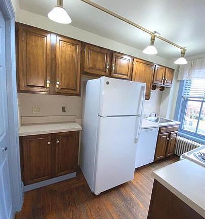 2nd image of 320 E Lancaster Ave APT 4