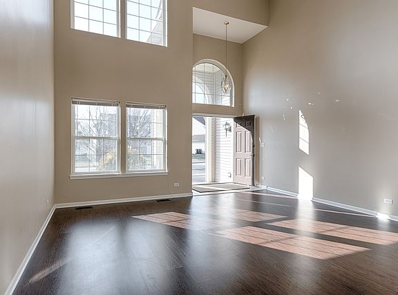 4th image of 2516 Whitehall Ln
