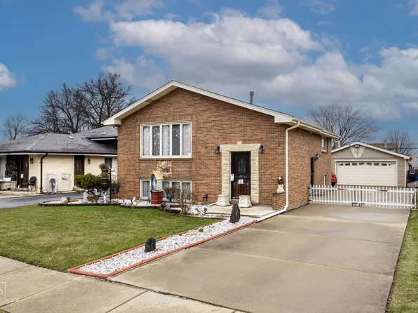 8607 S 78th Ave, Bridgeview, IL 60455