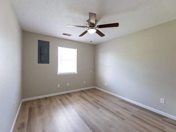 885B-SISTRUNK-bedroom1_11182025