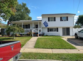 72 Woodshore W, Keyport, NJ 07735