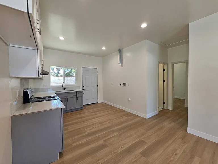 11821 Pipeline Ave #1 — Photo 12