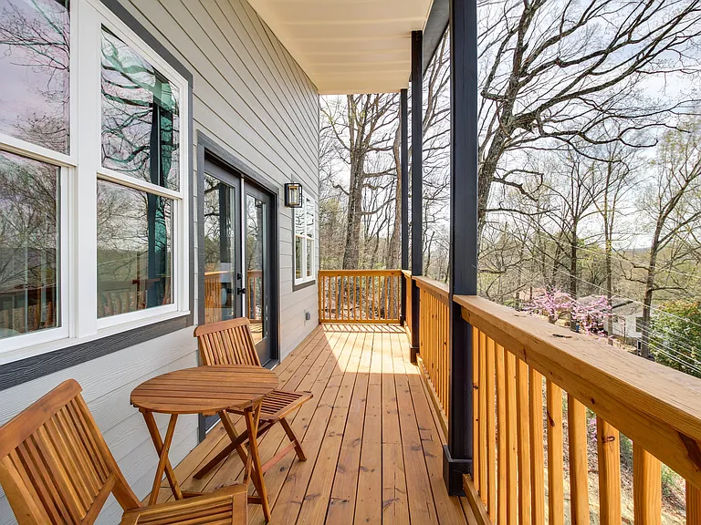 406 Dempsey Ln — Photo 8