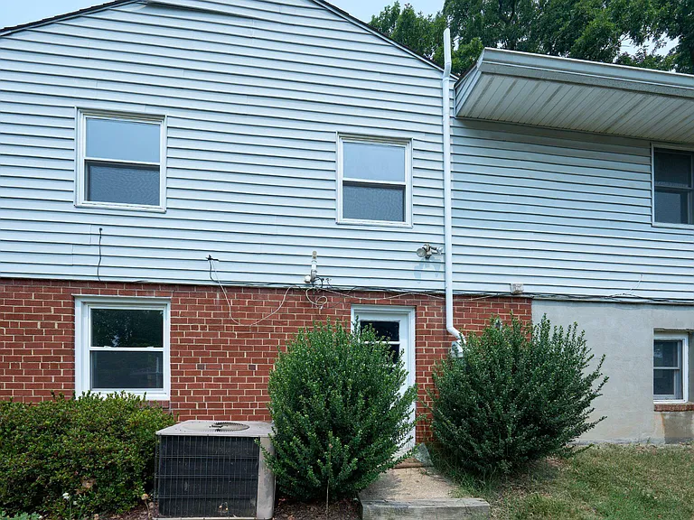2924 Gracefield Rd — Photo 50