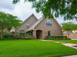 25 Queen Mary Ct, Sugar Land, TX 77479