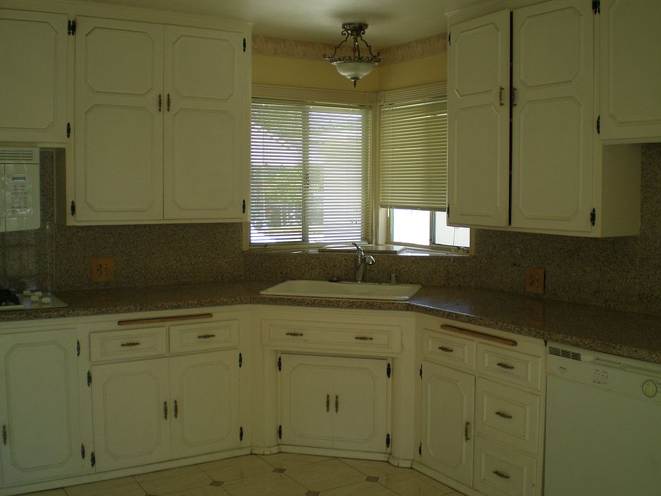 1st image of 1031 W Princeton St