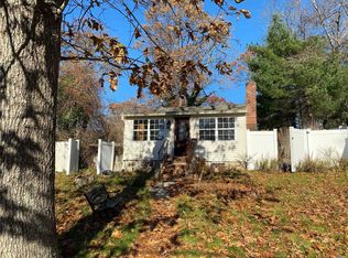 640 Lakeside Trl, Ridge, NY 11961