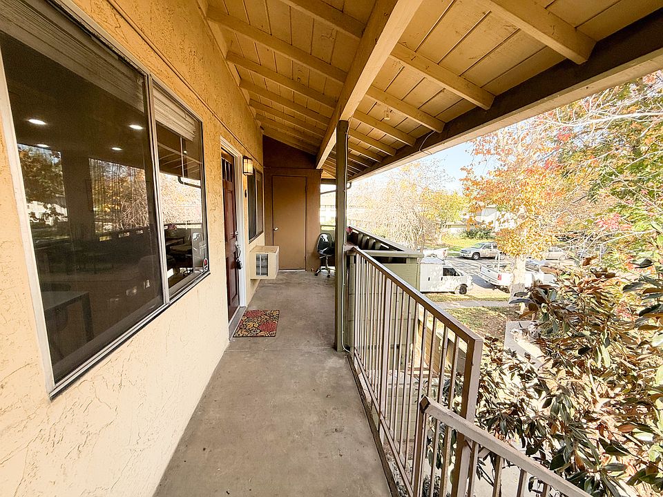 Top floor corner unit