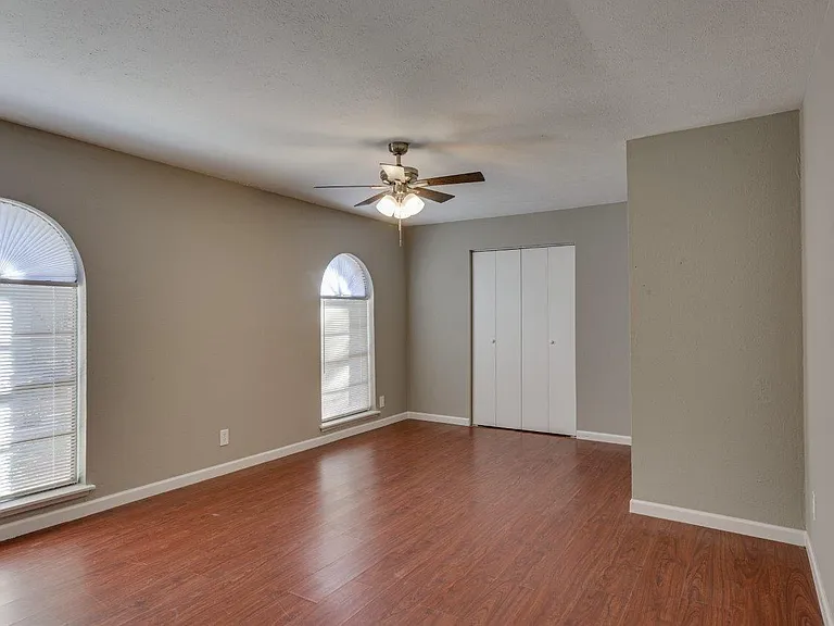 5709 Christie Ln — Photo 8