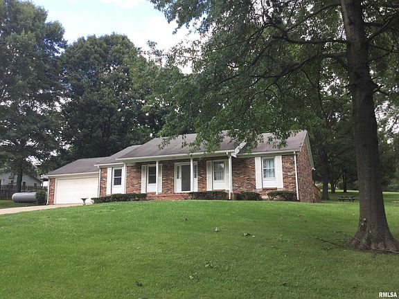 2nd image of 106 Roberts Dr