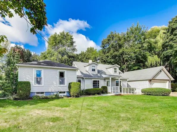 546 Thorndale Ave, Park City, IL 60085