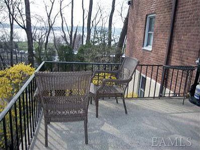 2nd image of 124 S Buckhout St #124