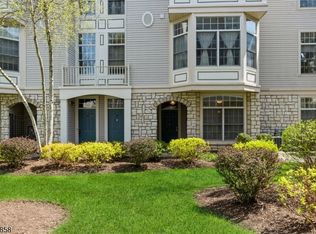 719 Regal Blvd, Livingston, NJ 07039