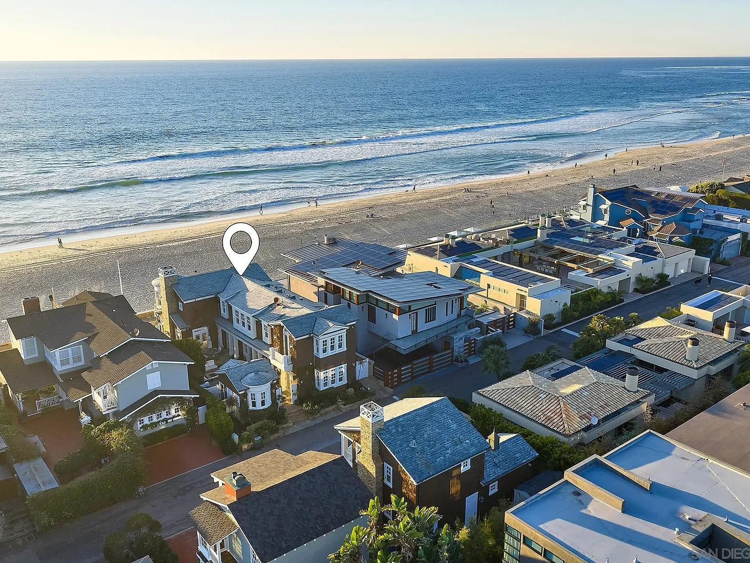 7 bed, 9.0 bath, 4200 sqft, $120,000 — Photo 1