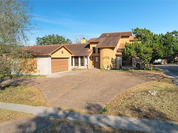 3rd image of 4226 Wood River Drive