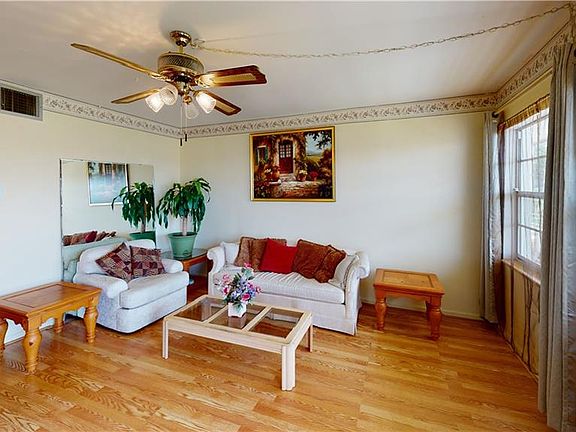 5th image of 5940 21st St N APT 12
