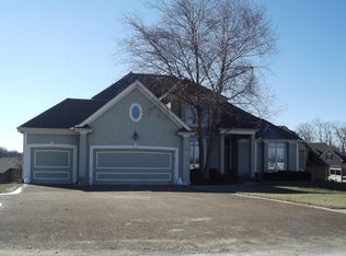 10013 N Crooked Rd, Kansas City, MO 64152