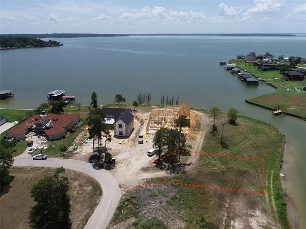 186 Waterfront Dr, Livingston, TX 77351