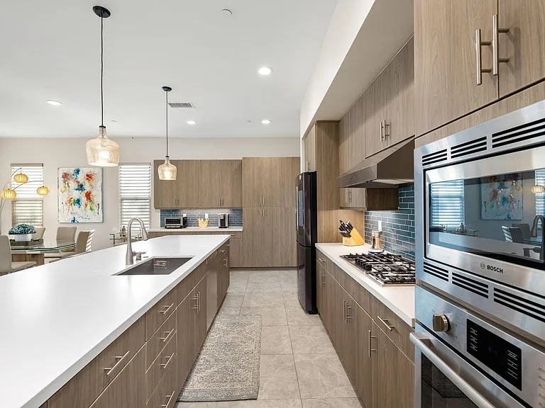 502 Retreat Cir — Photo 15