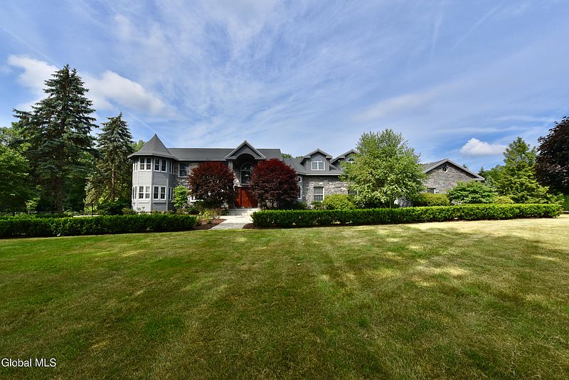 4th image of 752 Waite Road