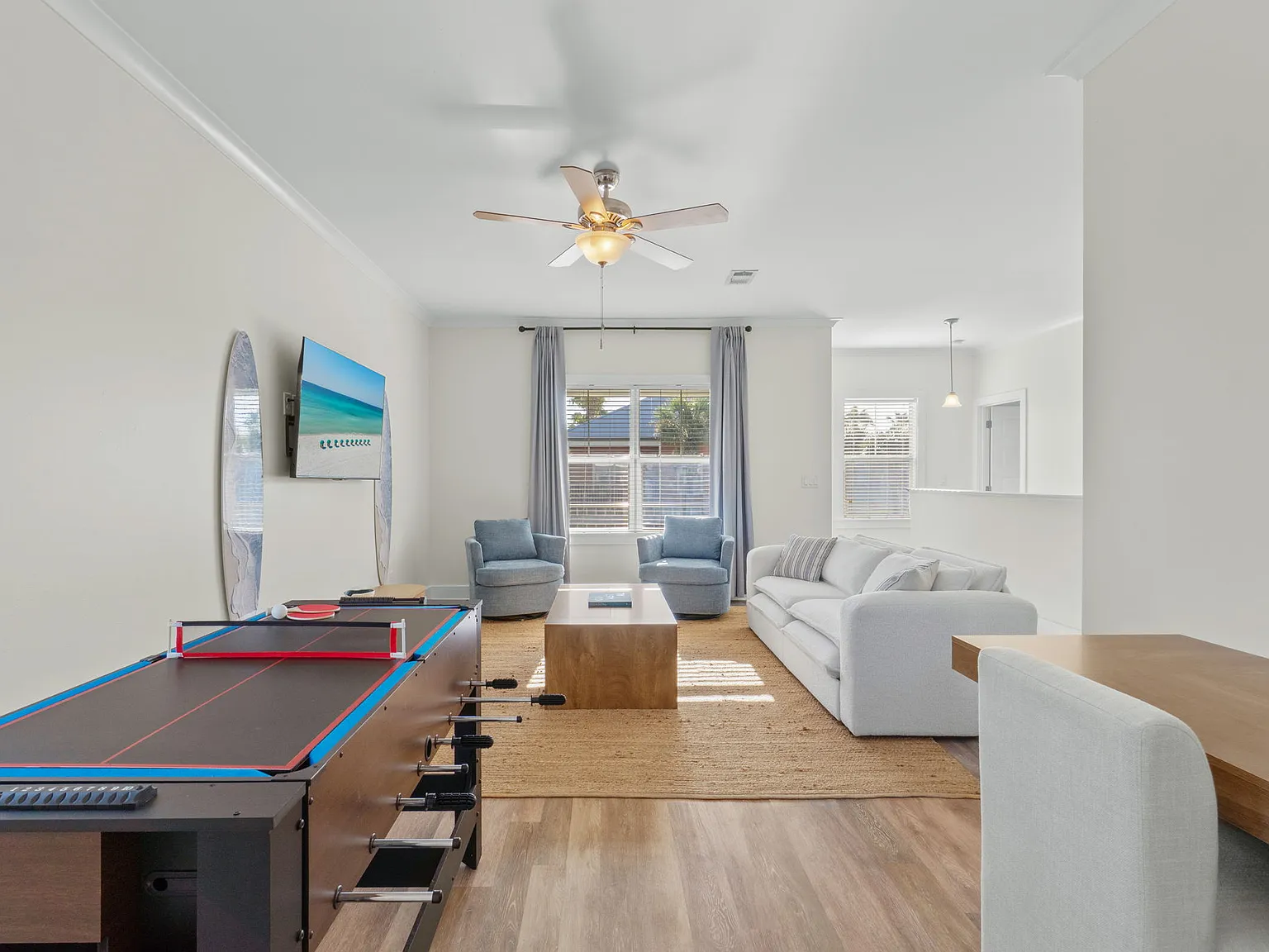 3 bed, 1900 sqft, $5,300 — Photo 3