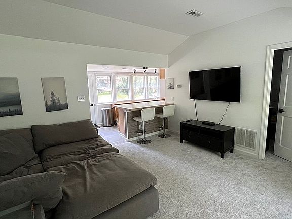 5th image of 1300 Swan Dr
