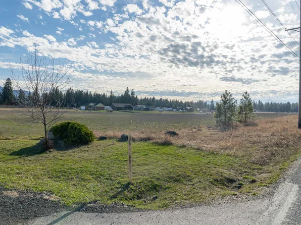 24 Beulah Pl, Moyie Springs, ID 83845