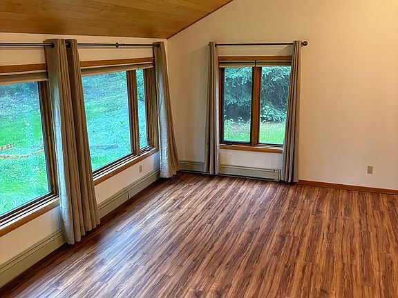 5th image of 3771 Mariposa Ln