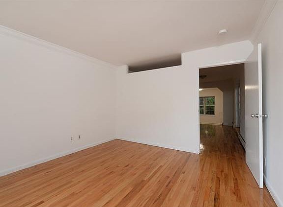 5th image of 3405 Riverdale Ave
