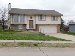 2206 Corn Dr, Papillion, NE 68046